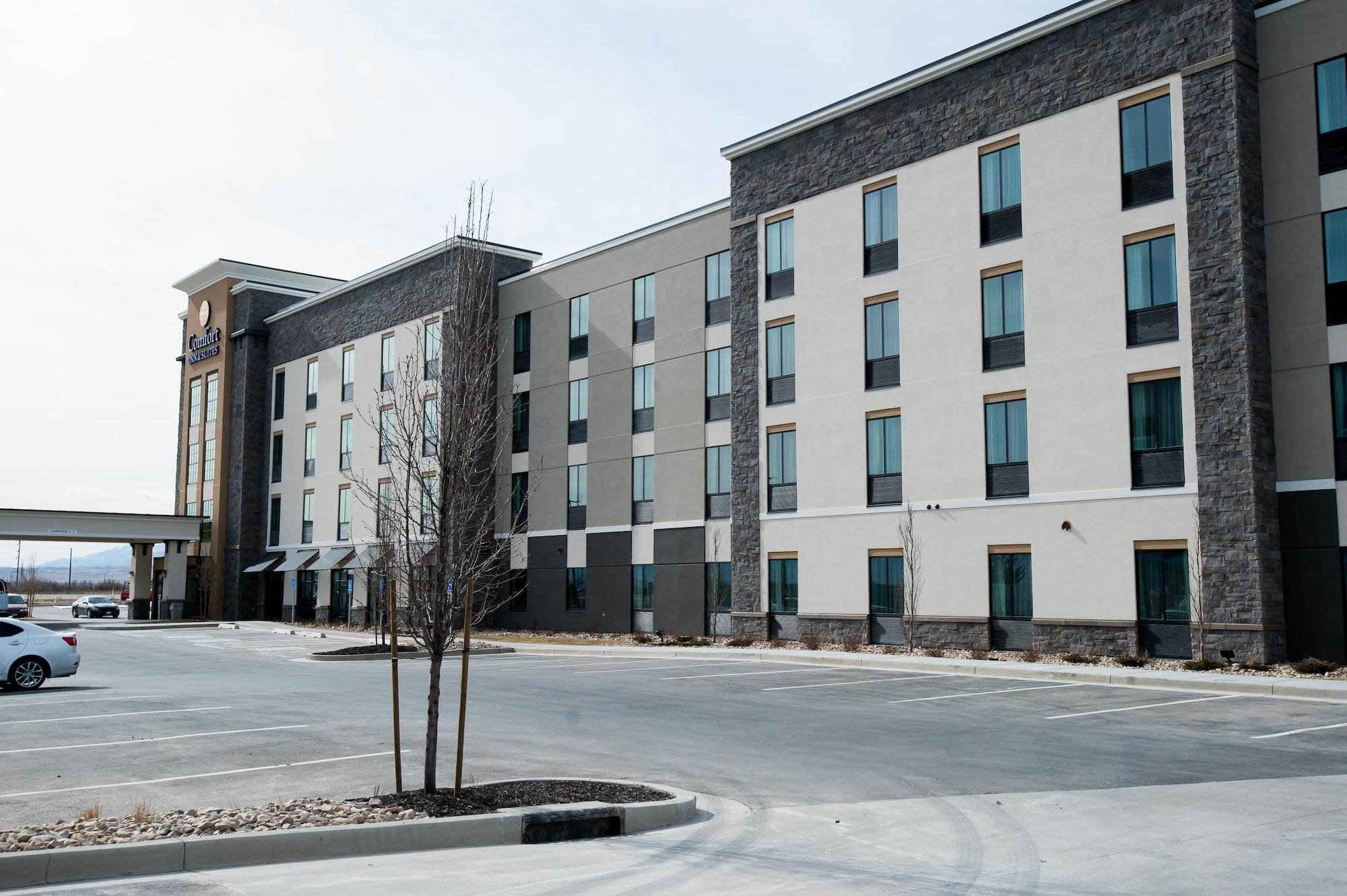 Comfort Inn & Suites Salt Lake City Airport Bagian luar foto