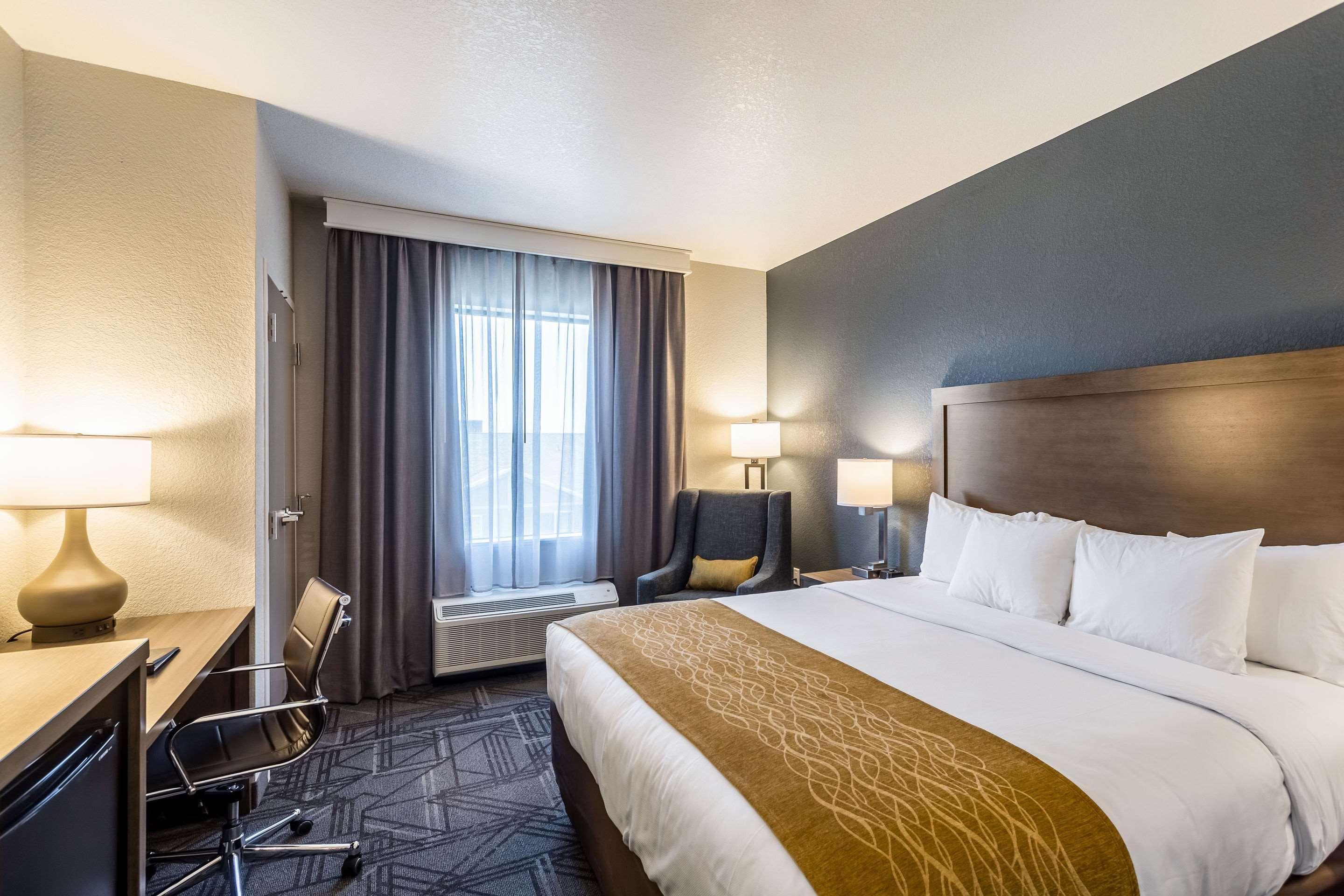 Comfort Inn & Suites Salt Lake City Airport Bagian luar foto