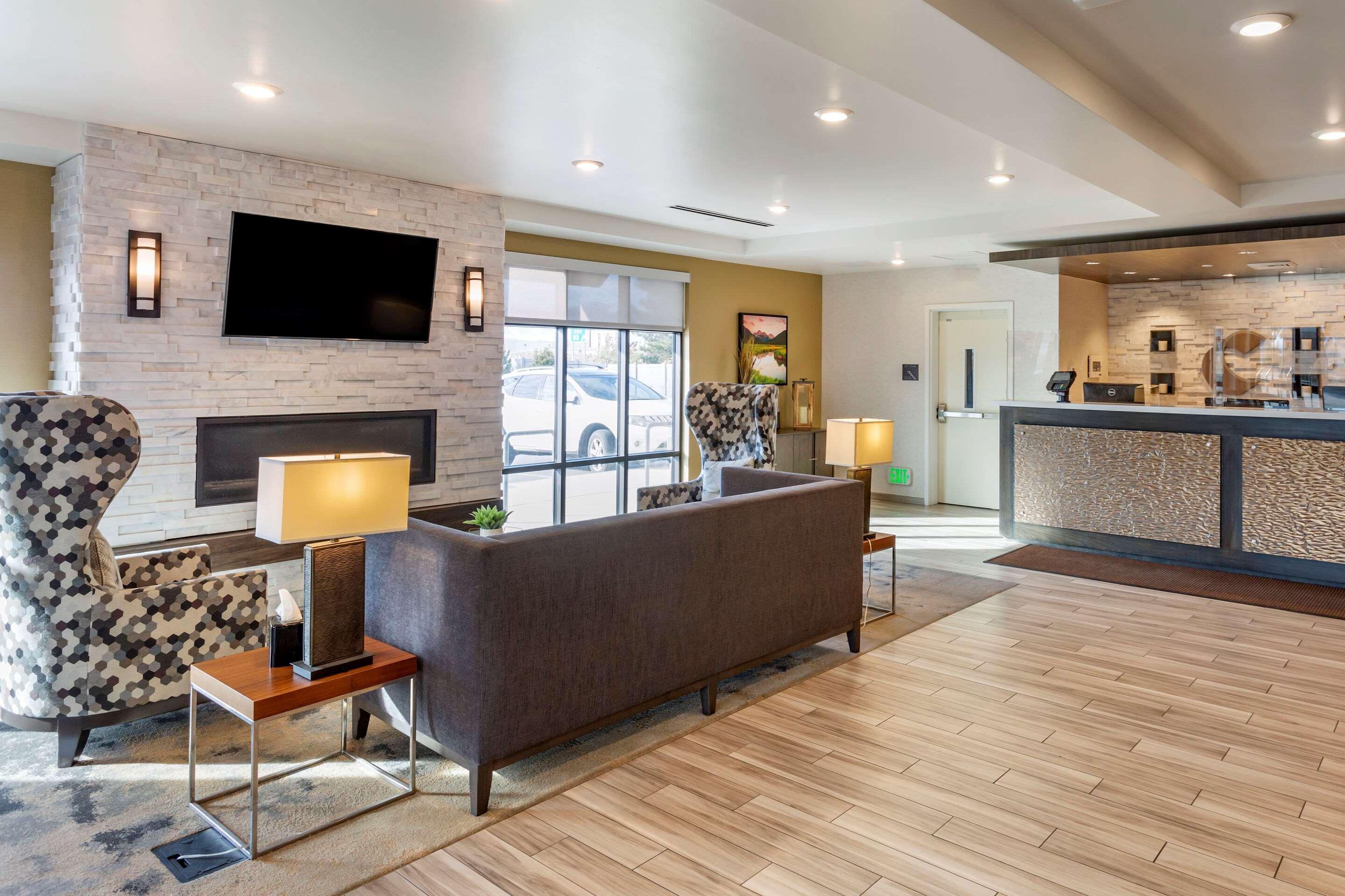 Comfort Inn & Suites Salt Lake City Airport Bagian luar foto