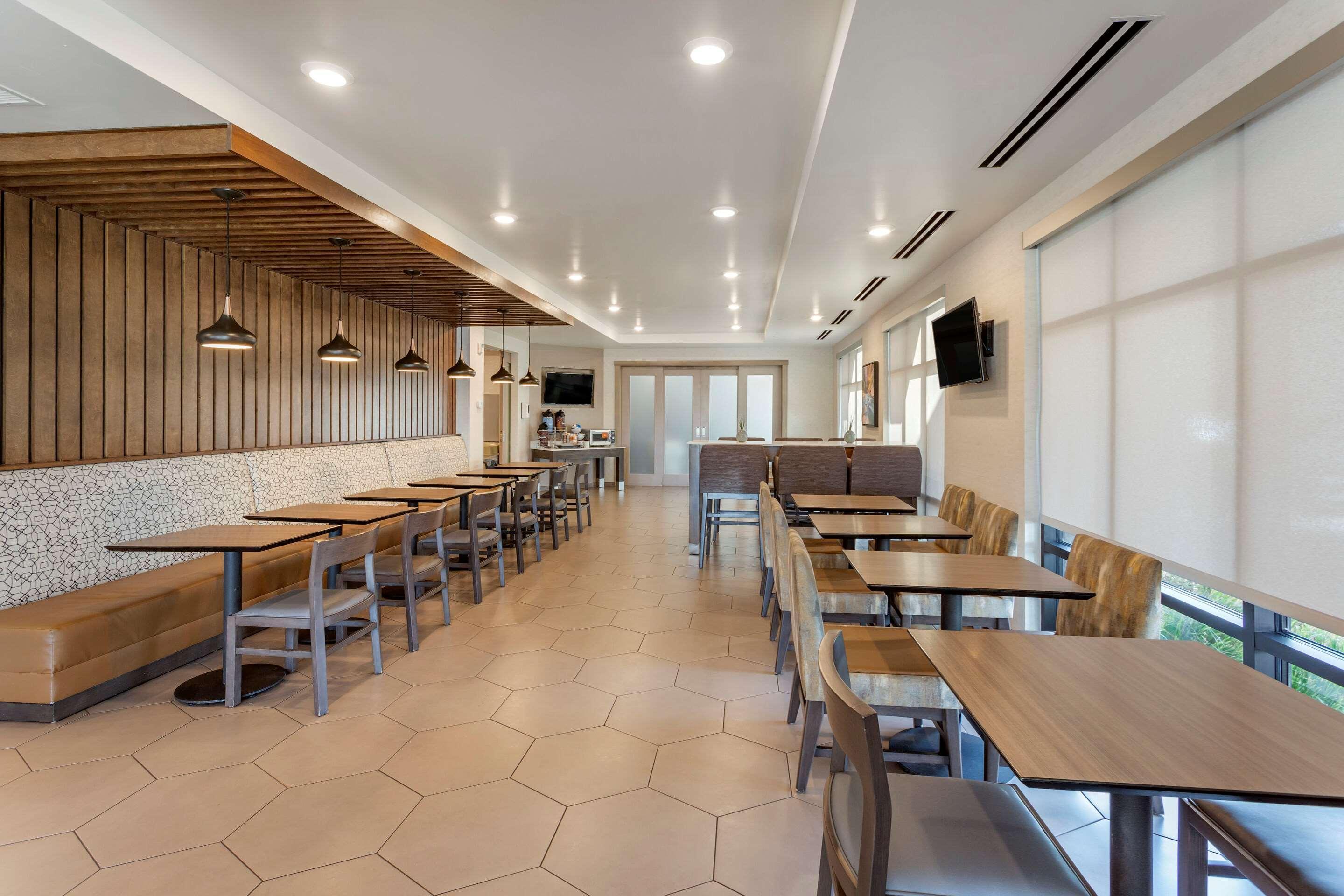 Comfort Inn & Suites Salt Lake City Airport Bagian luar foto