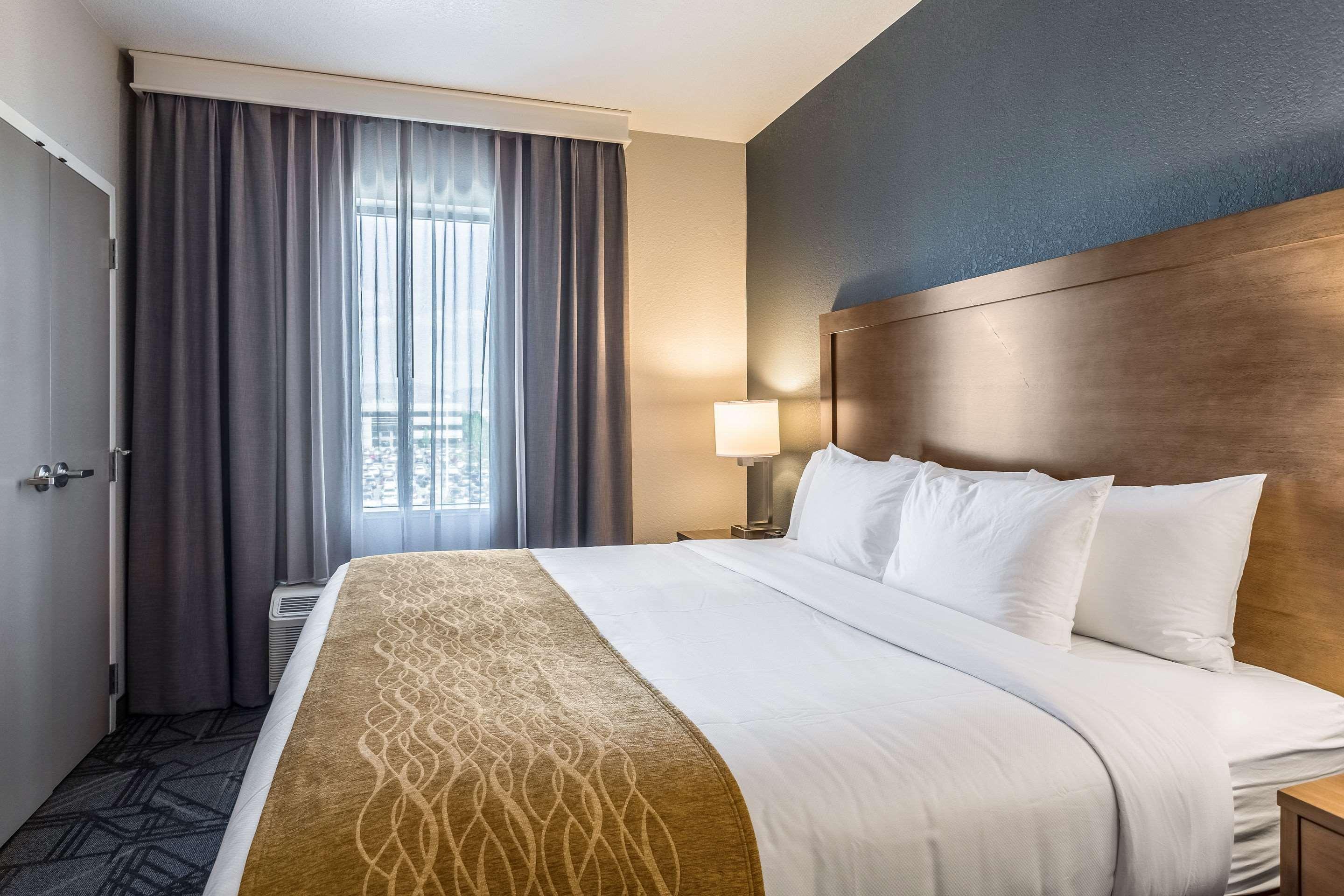 Comfort Inn & Suites Salt Lake City Airport Bagian luar foto