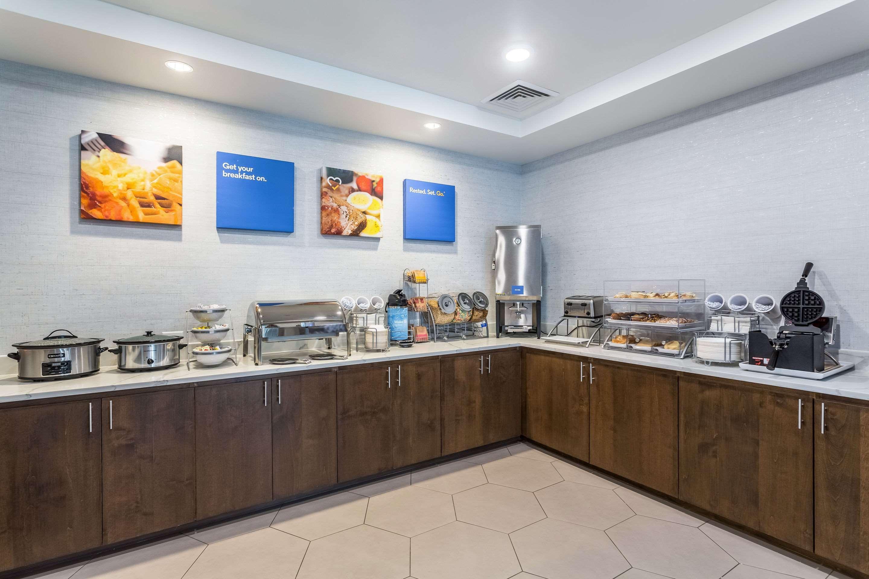 Comfort Inn & Suites Salt Lake City Airport Bagian luar foto