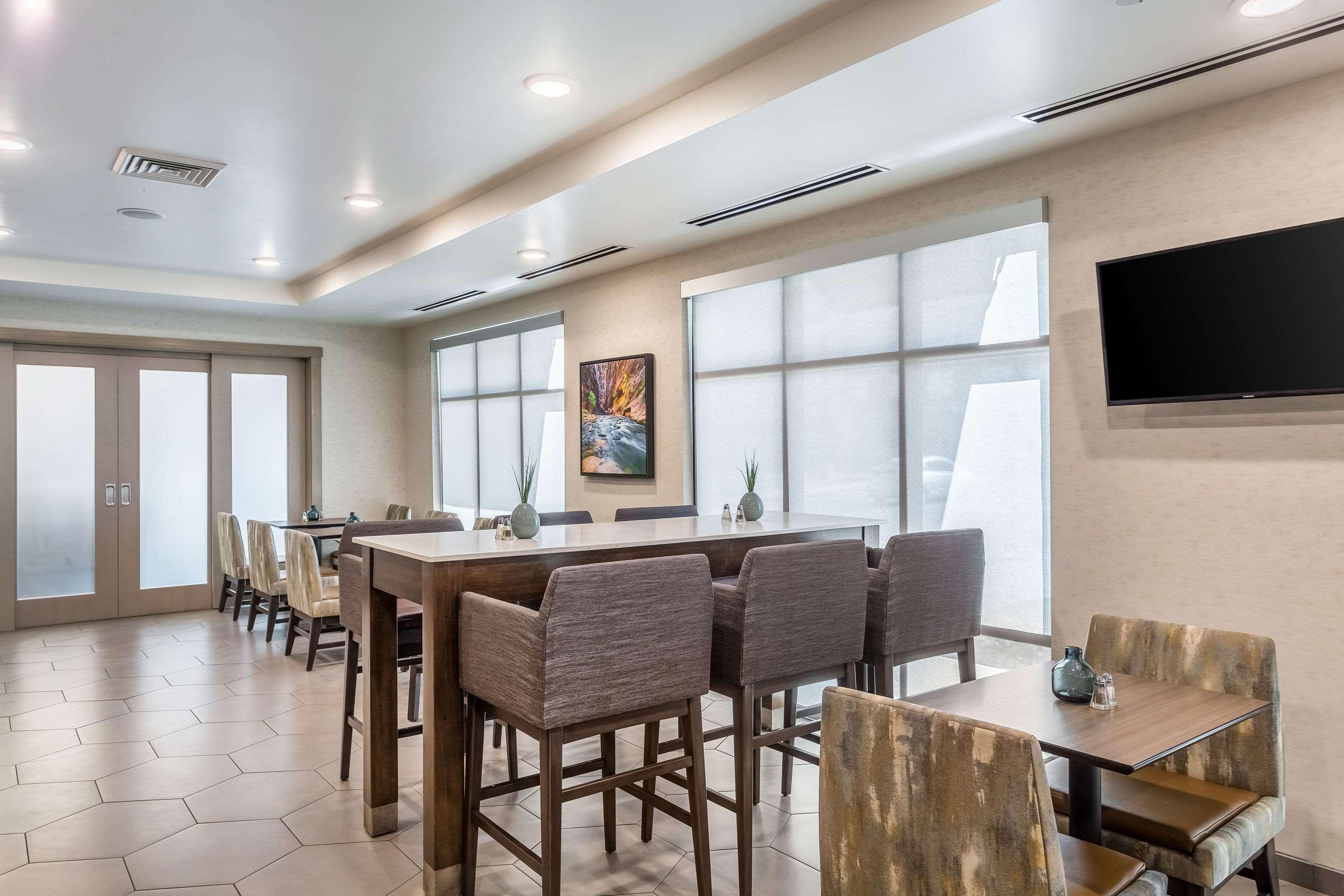Comfort Inn & Suites Salt Lake City Airport Bagian luar foto