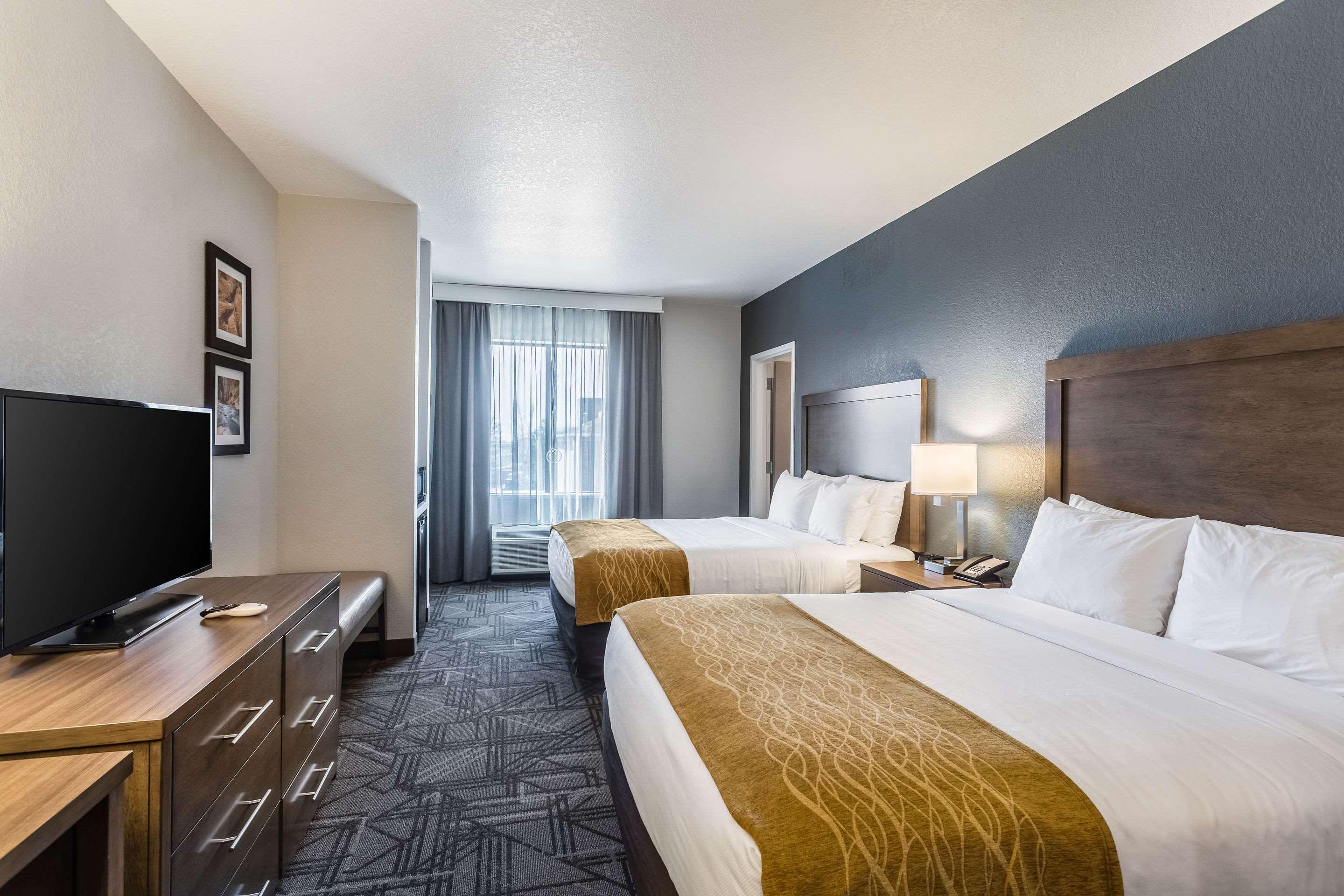 Comfort Inn & Suites Salt Lake City Airport Bagian luar foto