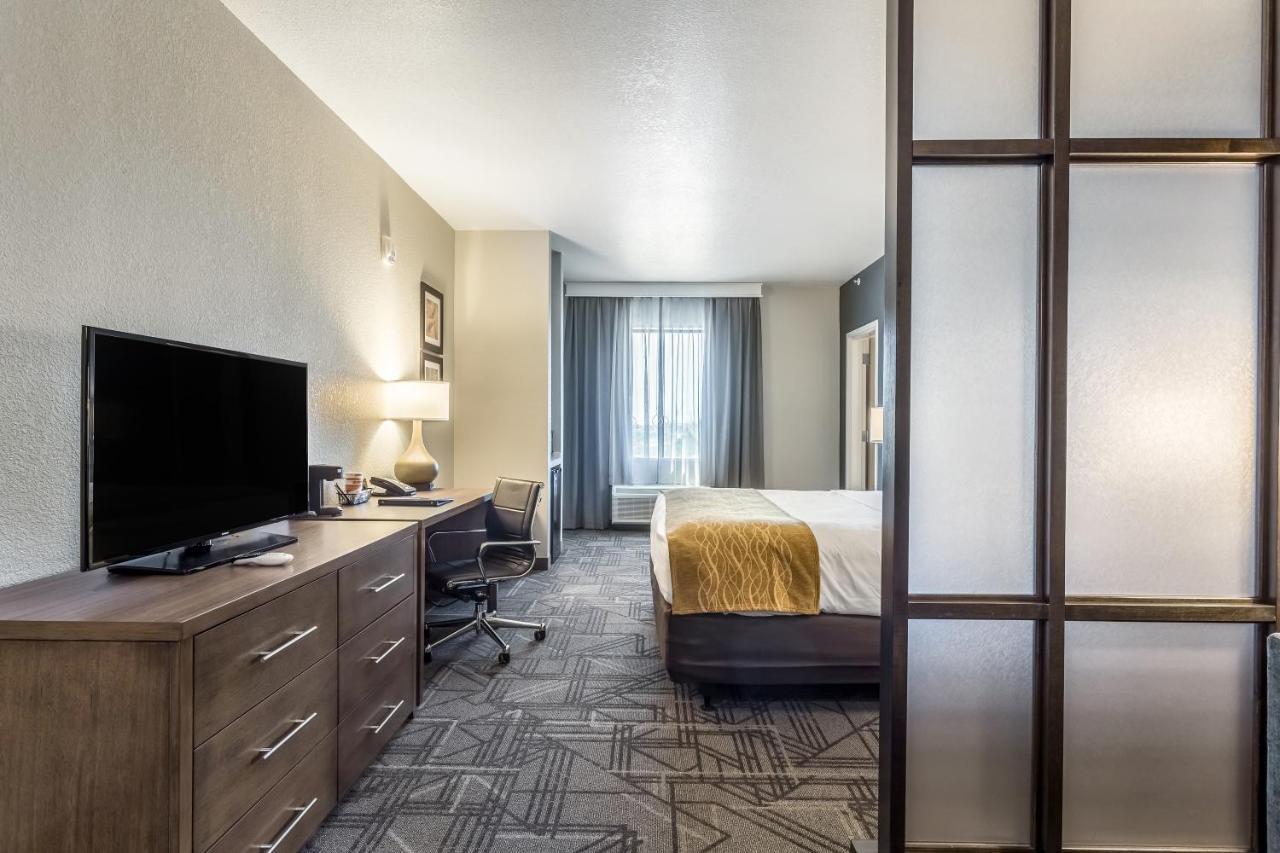 Comfort Inn & Suites Salt Lake City Airport Bagian luar foto